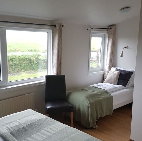 اتاق استاندارد سه نفره, Guesthouse Vellir