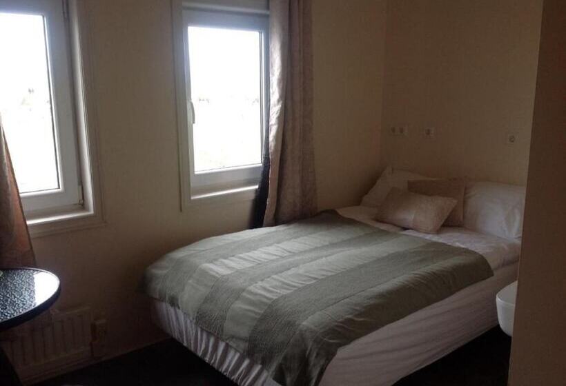 اتاق استاندارد یک تخته با سرویس بهداشتی مشترک, Guesthouse Vellir