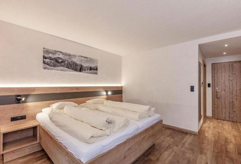 غرفة قياسية ثلاثية, Haus Manfred