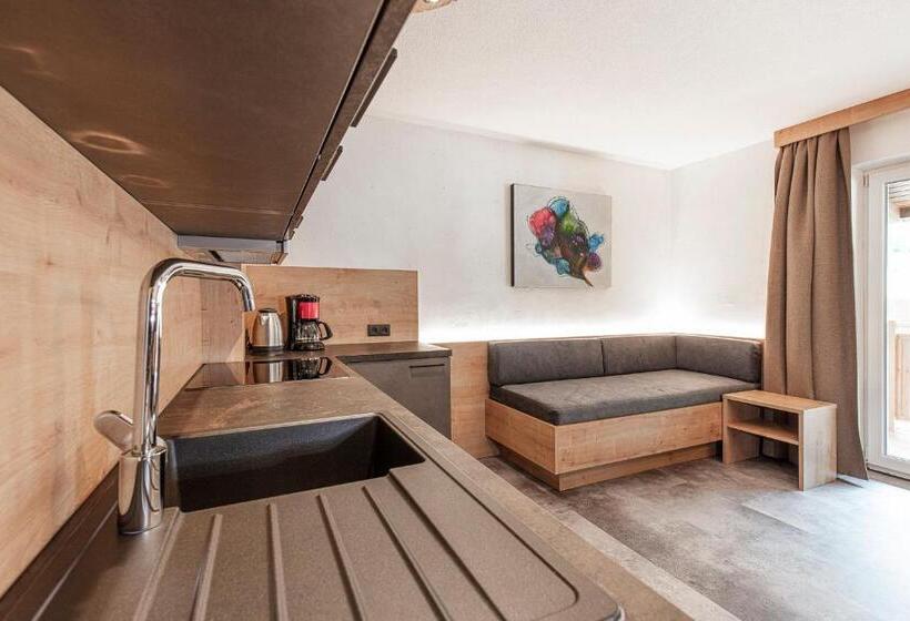 דירת שני חדרים עם מרפת, Haus Manfred