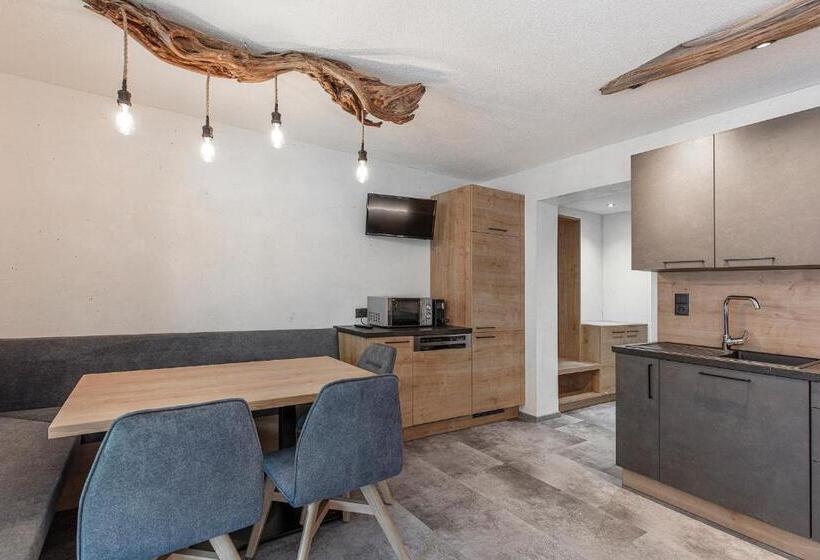 شقة غرفتين نوم مزودة بشُرفة, Haus Manfred