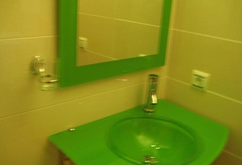 标准单人间, Hostal Ducal