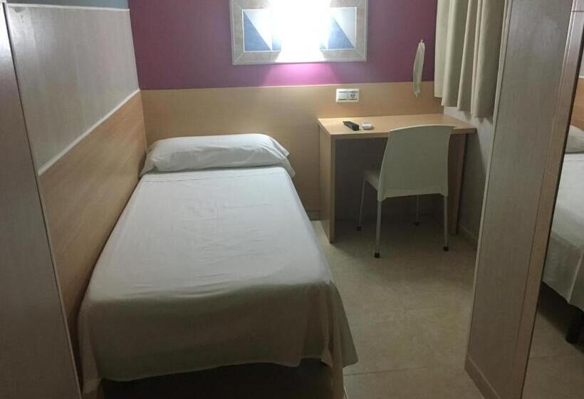 标准单人间, Hostal Ducal