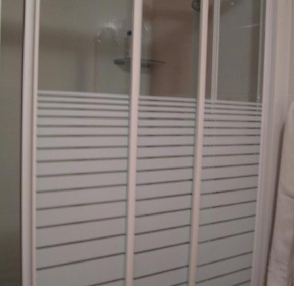 标准三人间, Hostal Ducal