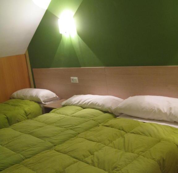 标准三人间, Hostal Ducal