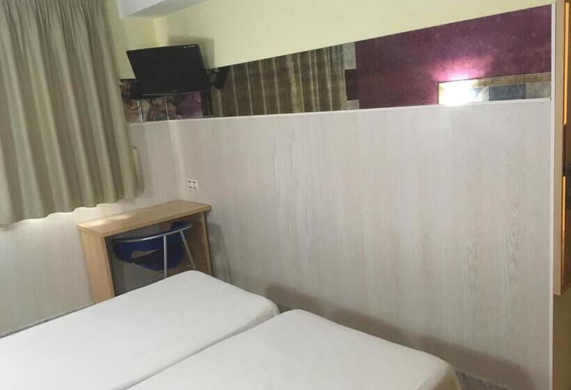 基本间, Hostal Ducal