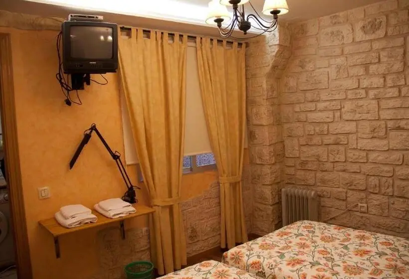 اتاق استاندارد با سرویس بهداشتی مشترک, Posada De Peregrinos