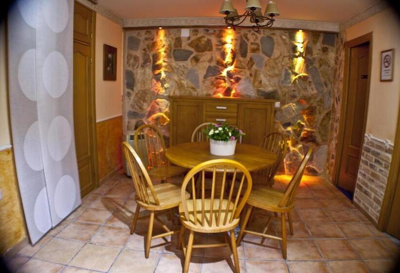 带共用浴室的标准房间, Posada De Peregrinos