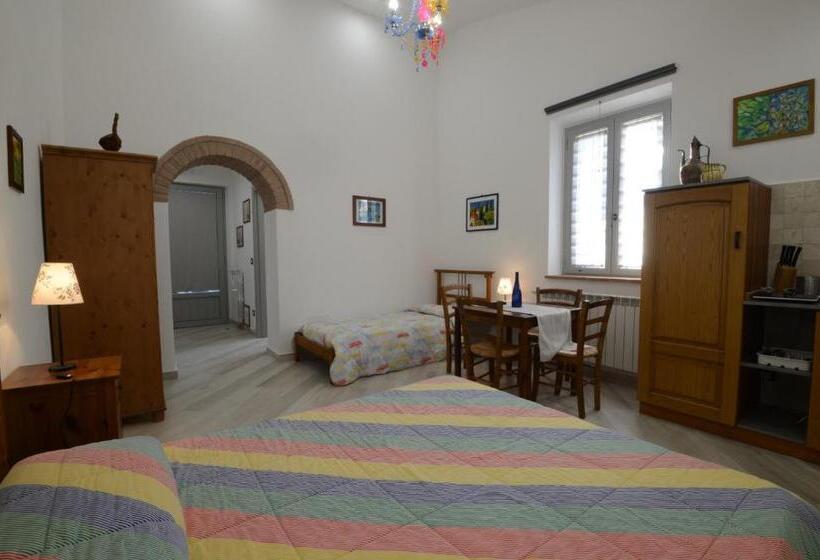 스탠다드 트리플 룸, Agriturismo Fattoria Podere Peciano