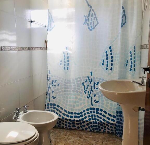 غرفة إقتصادية رباعية, La Familia