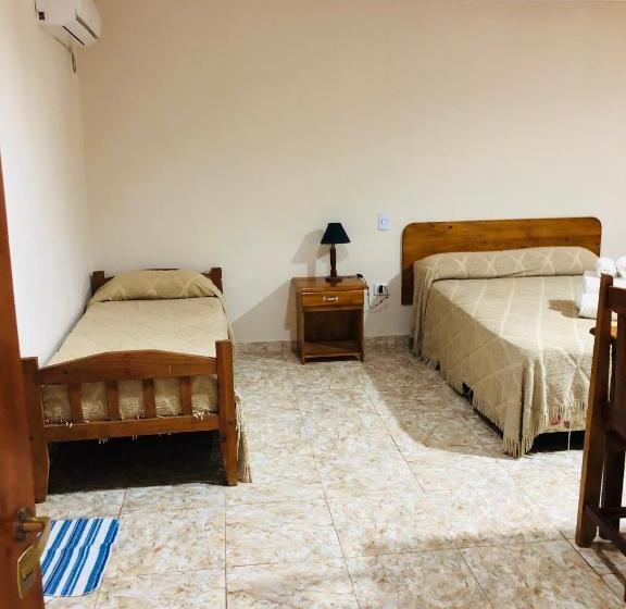 غرفة عائلية, La Familia