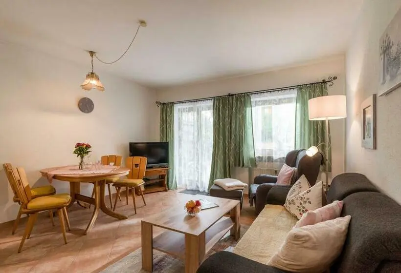 テラス付き１ベッドルームアパートメント, Gästehaus Gerti