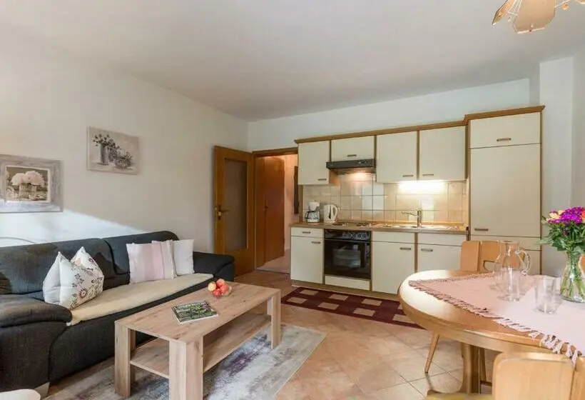 テラス付き１ベッドルームアパートメント, Gästehaus Gerti