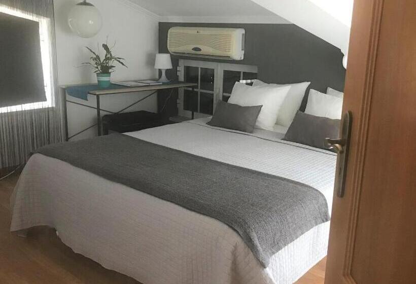 דירת שני חדרים, O Pátio