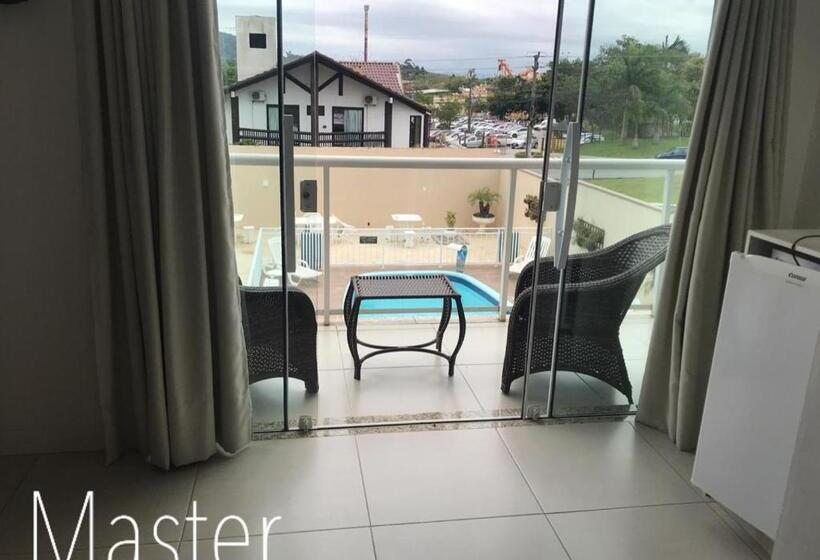 سوئیت با بالکن, Pousada Juliane