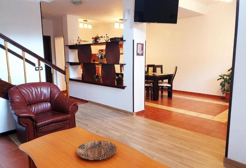 וילה בת 3 חדרי שינה, Pensiunea Eliza