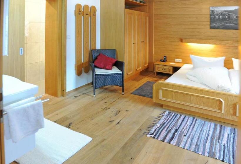 חדר סטנדרט עם מרפסת, Pension Olympia