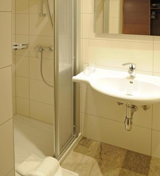 带阳台的三人标准间, Pension Olympia