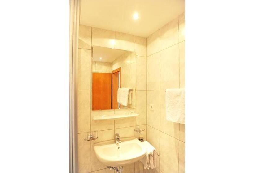 带阳台的三人标准间, Pension Olympia