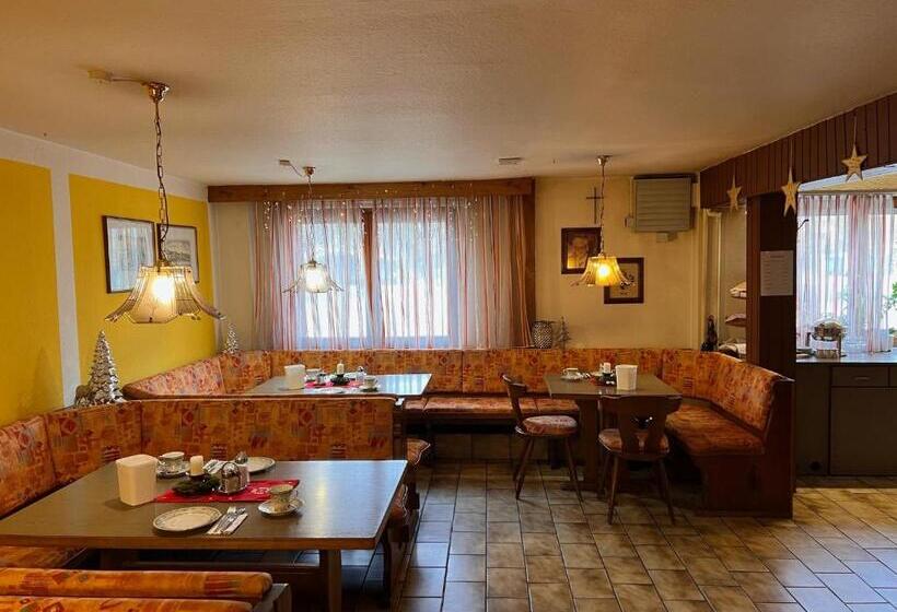 غرفة قياسية ثلاثية مزودة بشرفة, Pension Wachter