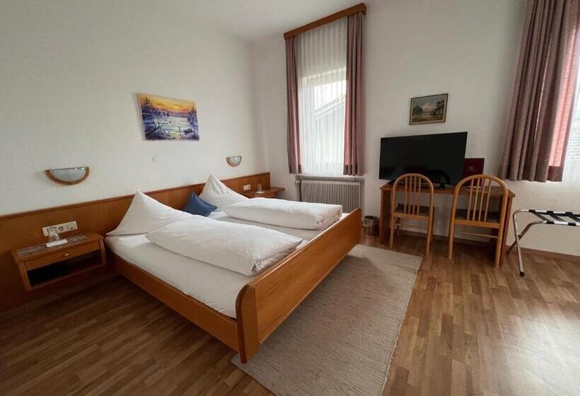 غرفة قياسية, Pension Wachter