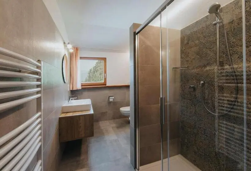 Huoneisto 2 Makuuhuonetta, Residence Obermoarhof   Comfortable Apartments For Families, Swimmingpool, Playing Grounds, Almencar