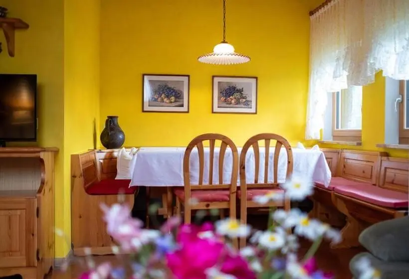 Huoneisto 1 Makuuhuone, Residence Obermoarhof   Comfortable Apartments For Families, Swimmingpool, Playing Grounds, Almencar