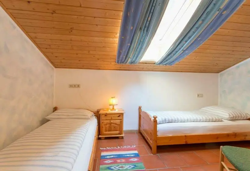 Huoneisto 2 Makuuhuonetta, Residence Obermoarhof   Comfortable Apartments For Families, Swimmingpool, Playing Grounds, Almencar