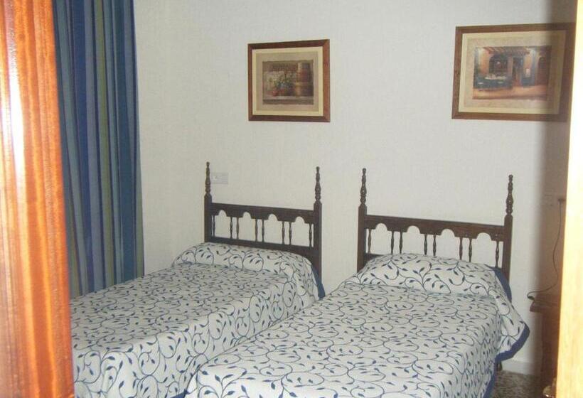 家庭间, Hostal Muriel