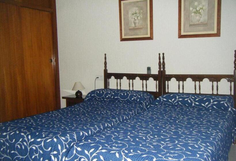 Номер Стандарт Трехместный, Hostal Muriel