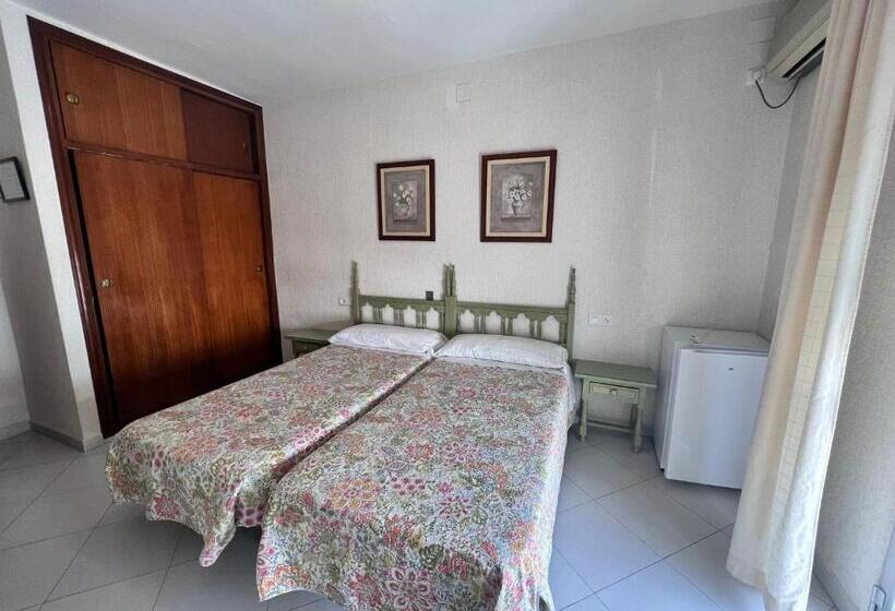Семейный Номер, Hostal Muriel
