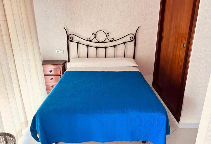 家庭间, Hostal Muriel