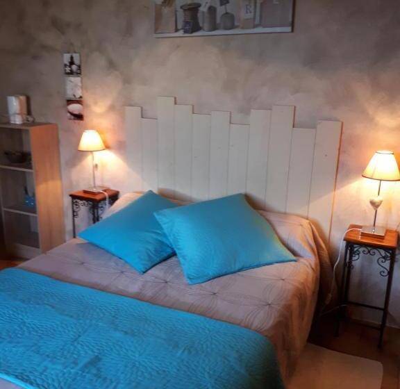 חדר סטנדרט לשלושה, La Flambée