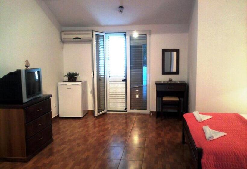 اتاق استاندارد با بالکن و چشم‌انداز دریا, Oaza Guest House