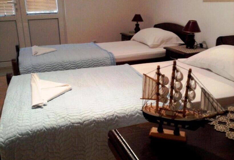 استودیو استاندارد با چشم‌انداز دریا, Oaza Guest House