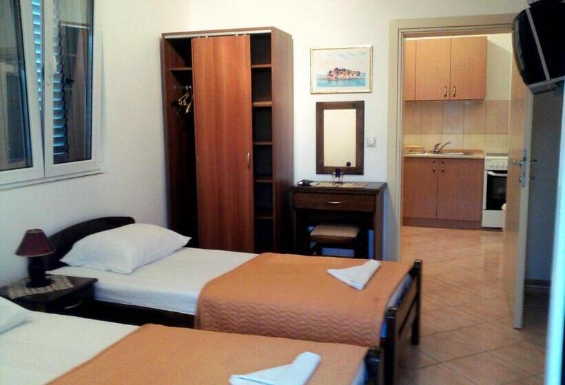 استودیو استاندارد با چشم‌انداز دریا و بالکن, Oaza Guest House