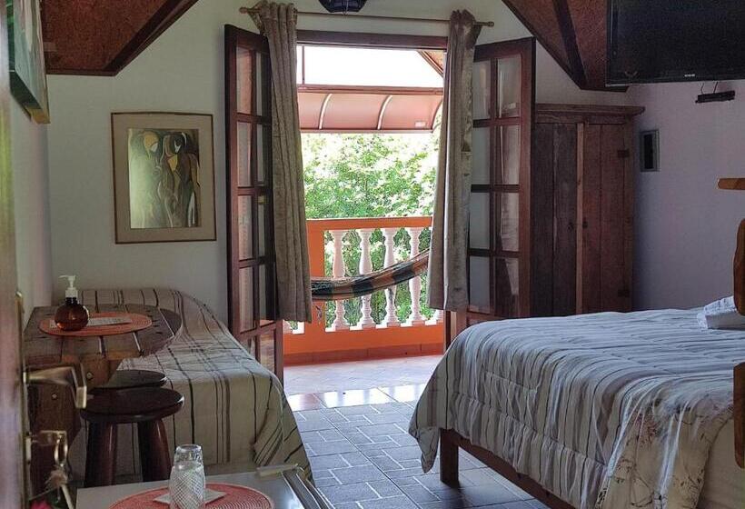 스탠다드 트리플 발코니 룸, Pousada Pinhalense