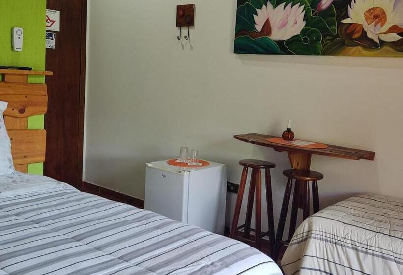 스탠다드 트리플 발코니 룸, Pousada Pinhalense