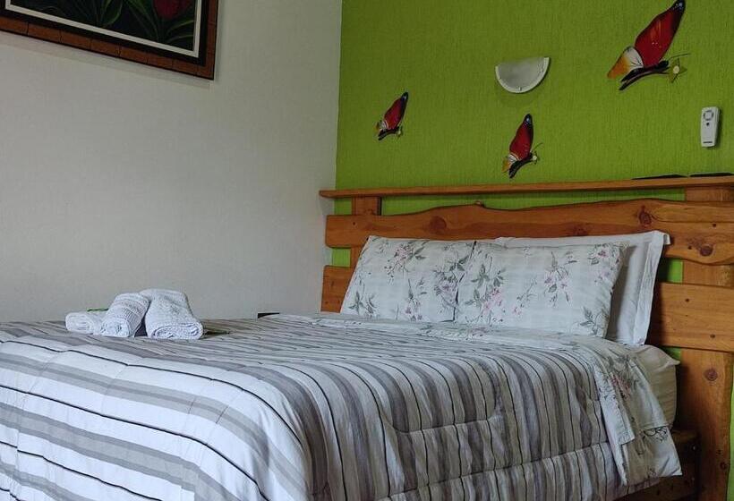 스탠다드 트리플 발코니 룸, Pousada Pinhalense