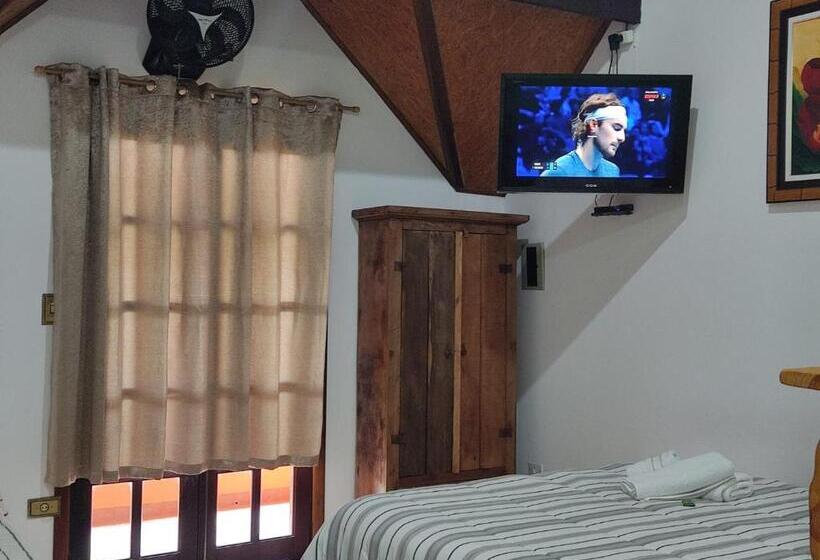 스탠다드 트리플 발코니 룸, Pousada Pinhalense