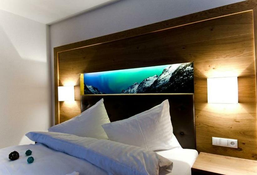 Номер Стандарт, Wolfs Aparts + More