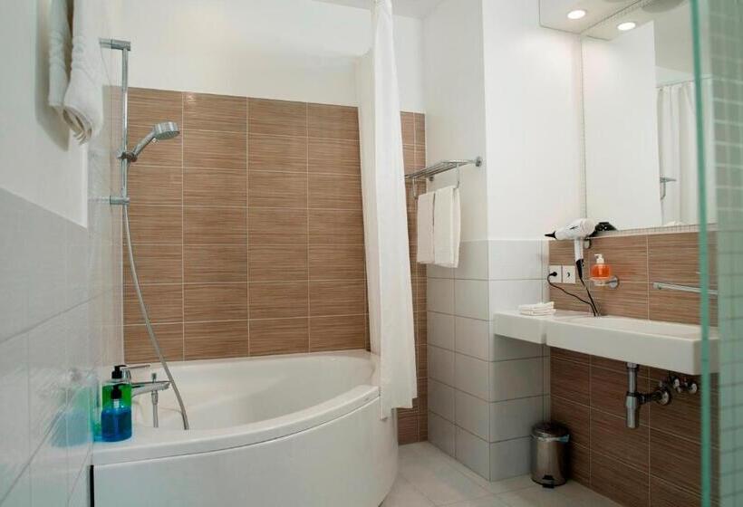 Полулюкс, Apart Hotel 46a