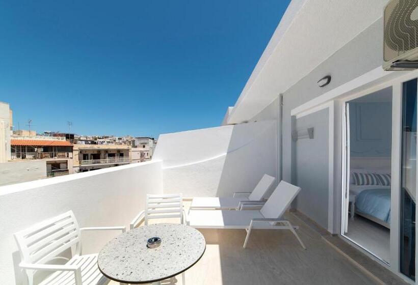 غرفة سوبيريور مطلّة علي البحر, Naiades Marina