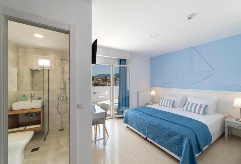 غرفة سوبيريور مطلّة علي البحر, Naiades Marina