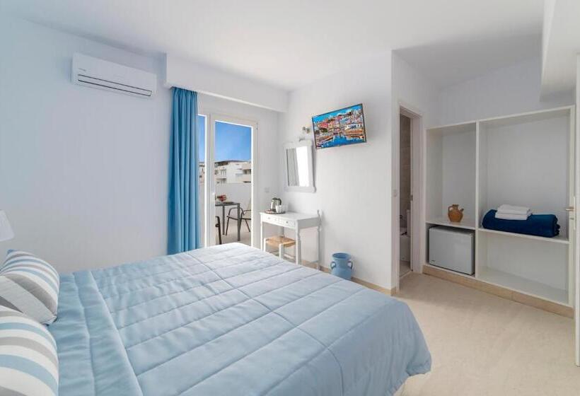 غرفة سوبيريور مطلّة علي البحر, Naiades Marina