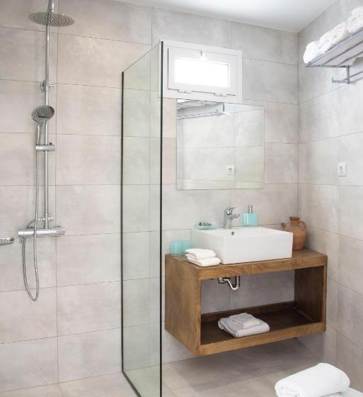 غرفة سوبيريور مطلّة علي البحر, Naiades Marina