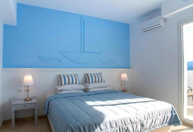 غرفة قياسية, Naiades Marina