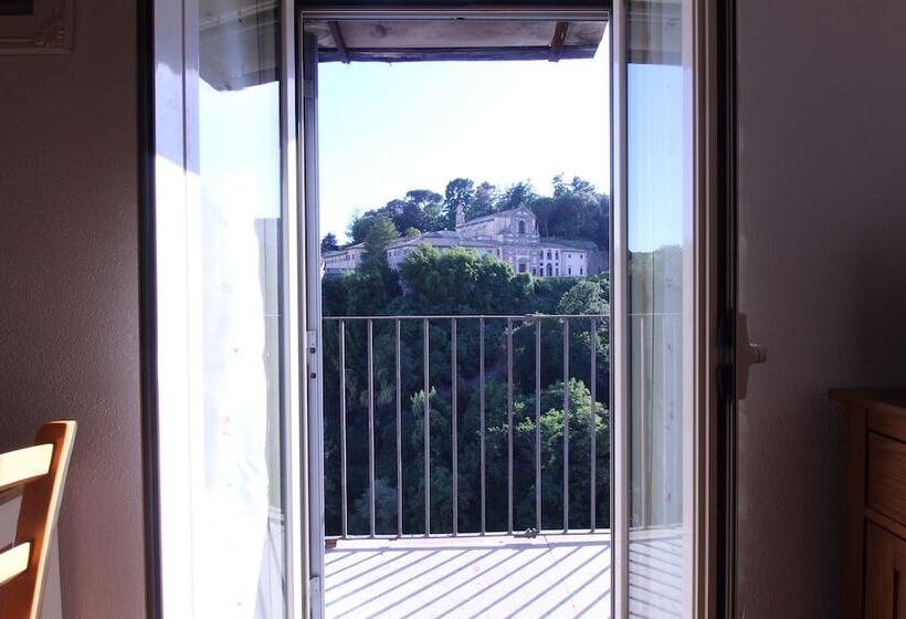 דירת חדר, B&b La Rocca