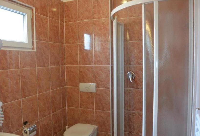 Номер Стандарт, B&b Maya
