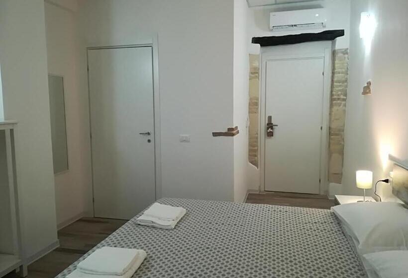 Номер Стандарт, B.house